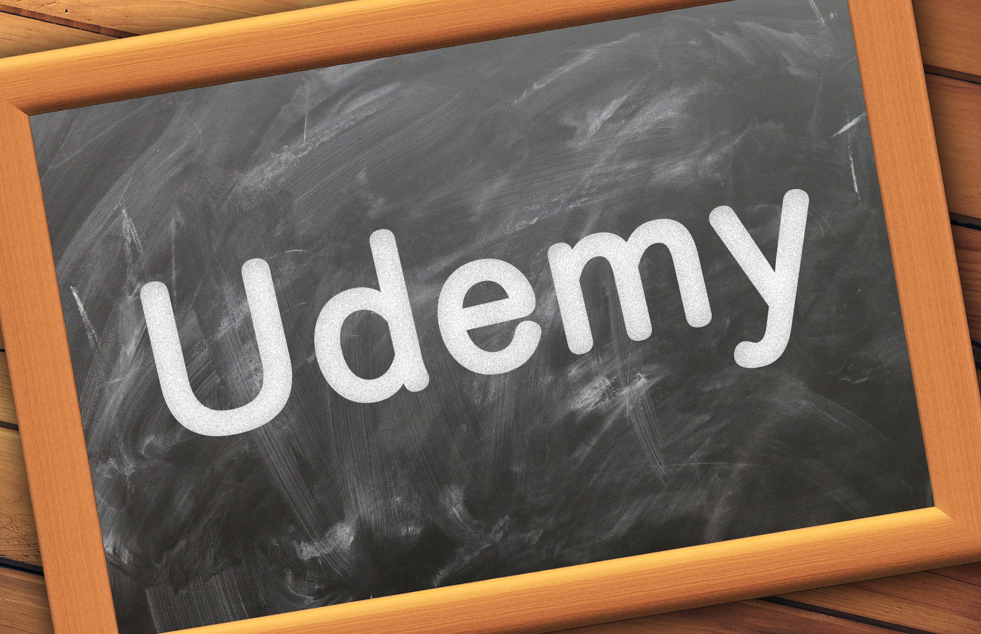 Udemy（ユーデミー）の動画学習で手軽に自分のペースで学ぶ